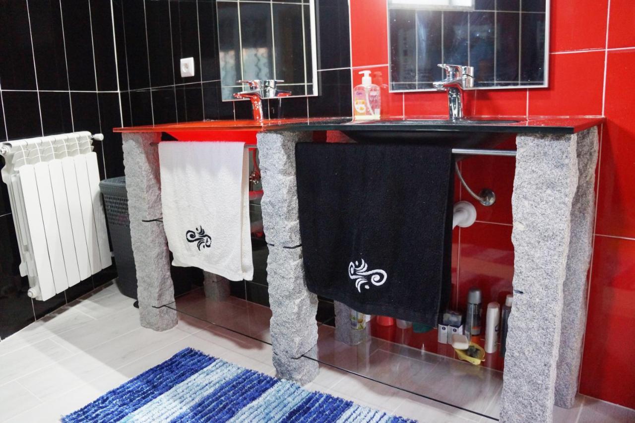 Casinha Das Bonecas - Casa Com Piscina Privada 阿威罗 外观 照片